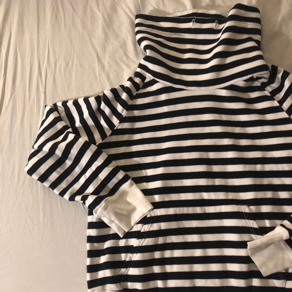 Striped turtleneck hoodie with pocket